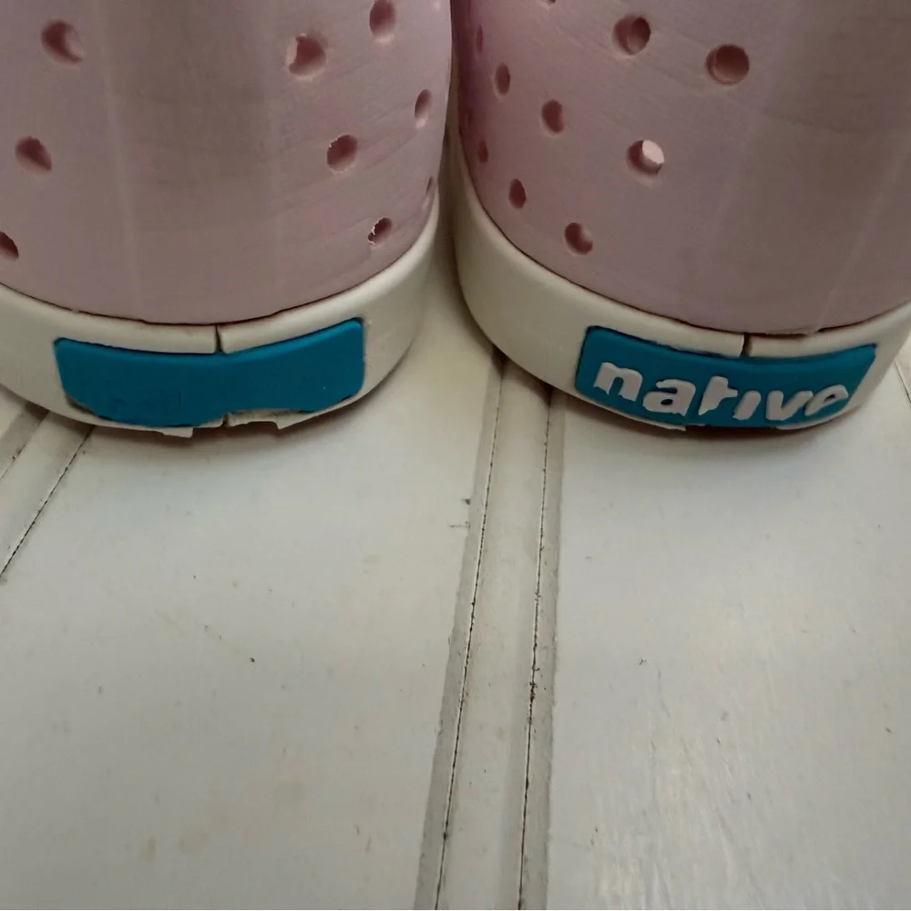 Native Kids Slip-On Water Shoes in Pale Pink with White Toe
